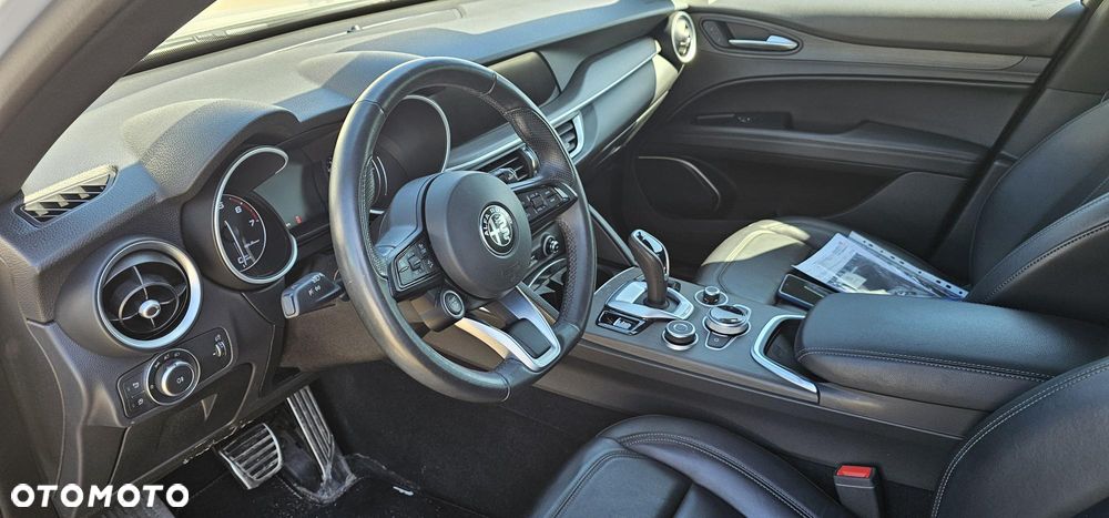 Alfa Romeo Stelvio 2.0 Turbo TI Q4 - 12