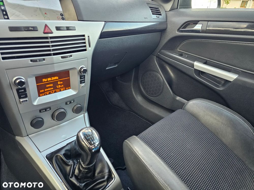 Opel Astra 2.0 T OPC - 27
