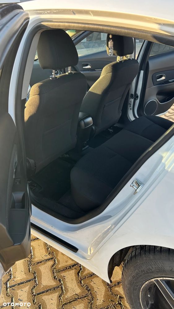 Chevrolet Cruze 1.7TD LT+ - 12