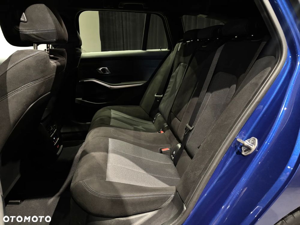 BMW Seria 3 320d M Sport - 18