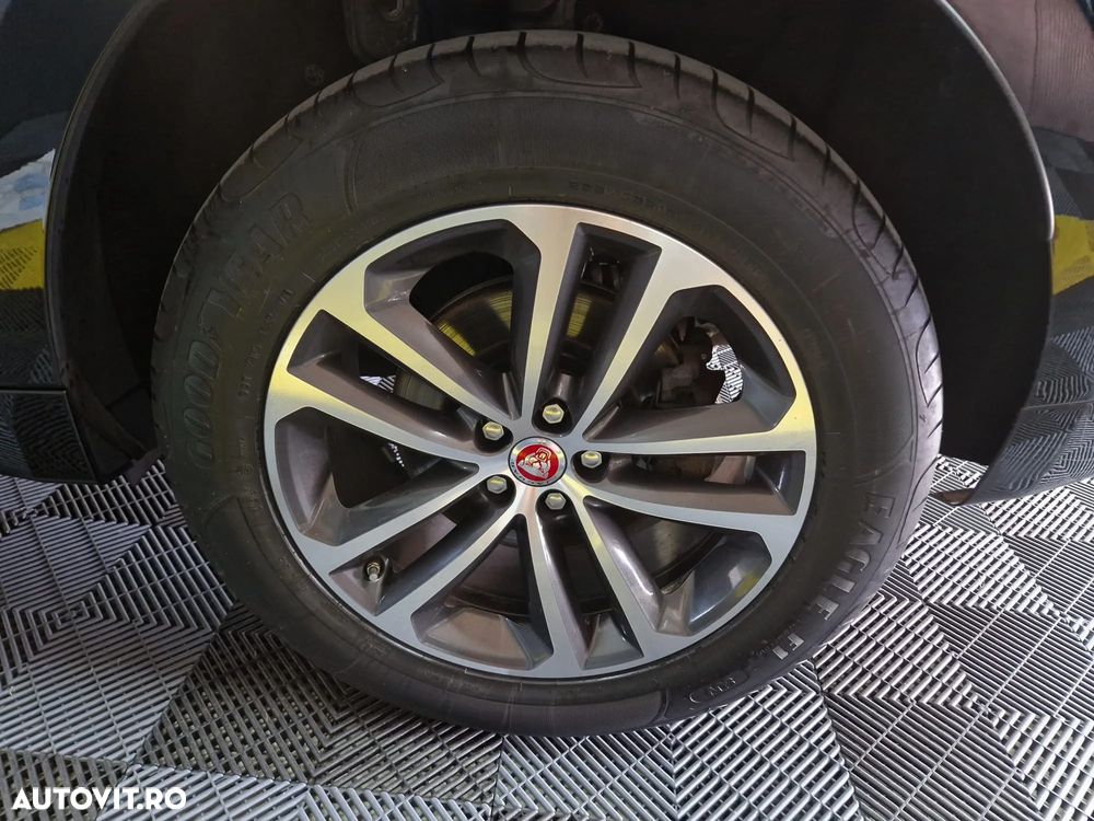 Jaguar F-Pace 20d AWD Aut. R-Sport Ingenium Edition - 35