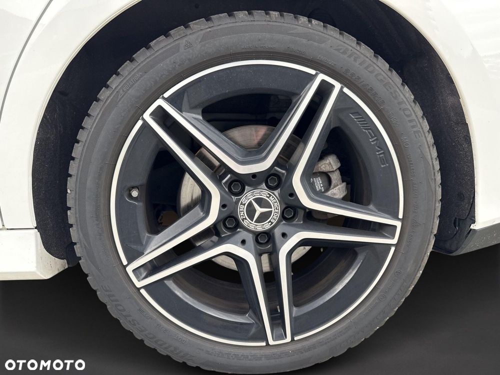 Mercedes-Benz CLA - 10