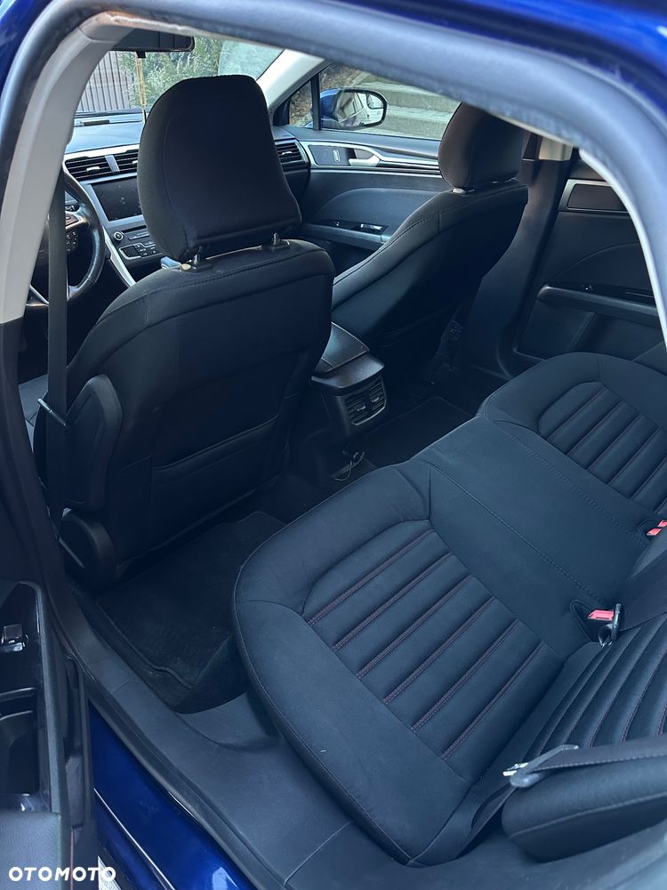 Ford Fusion - 7
