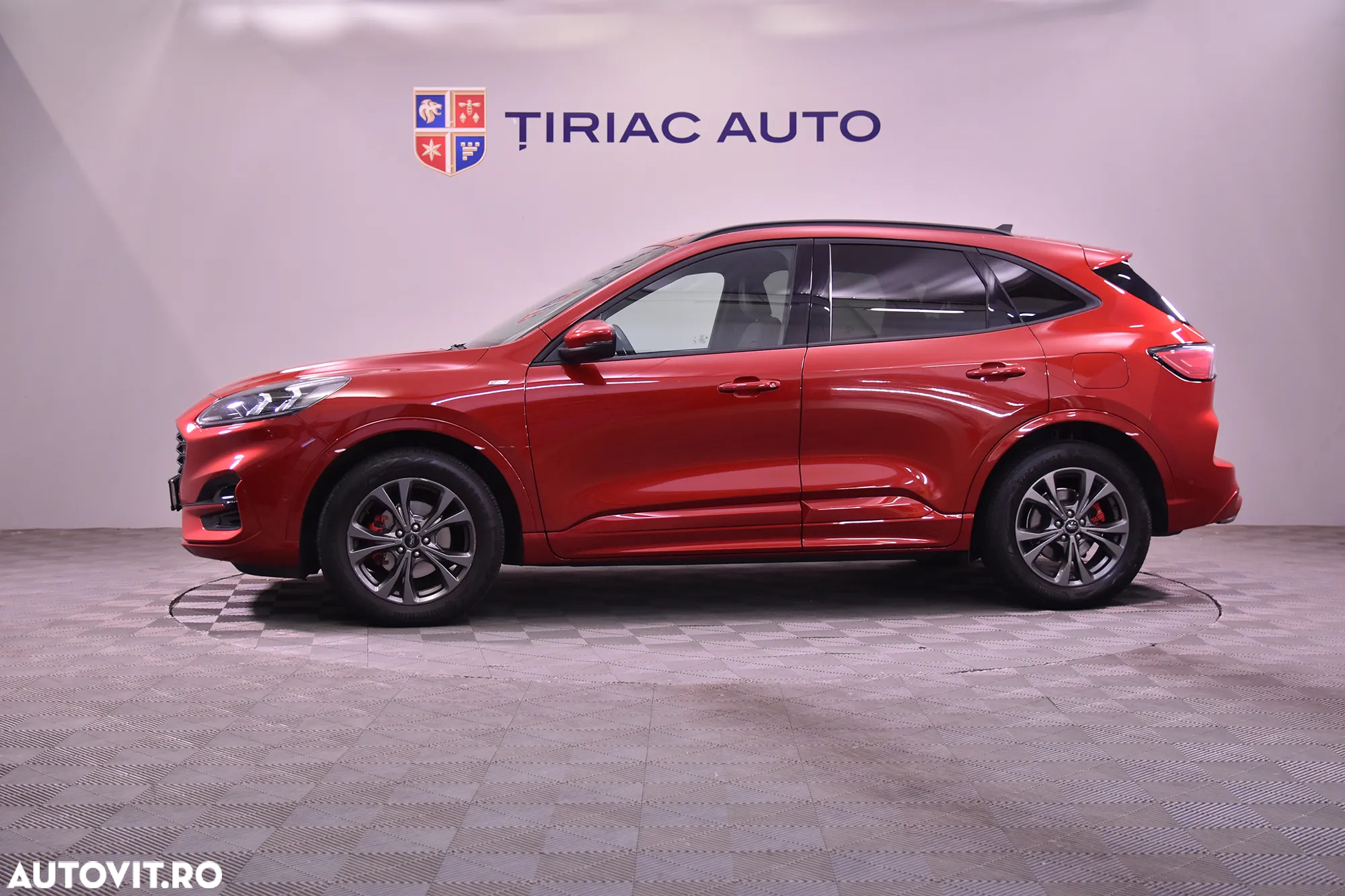 Ford Kuga - 2