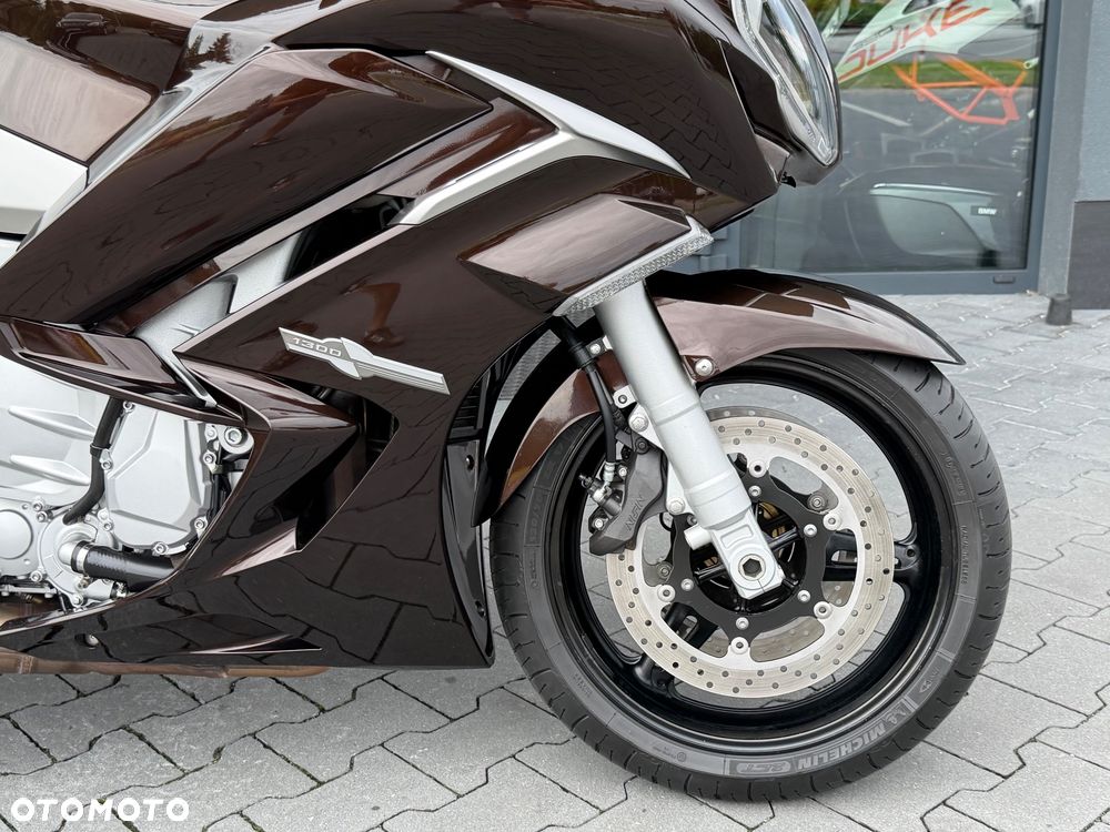 Yamaha FJR - 8