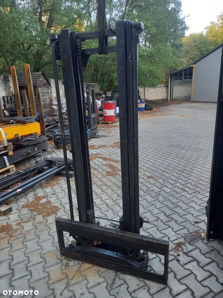 Maszt z przesuwem bocznym od wózka widłowego - 3