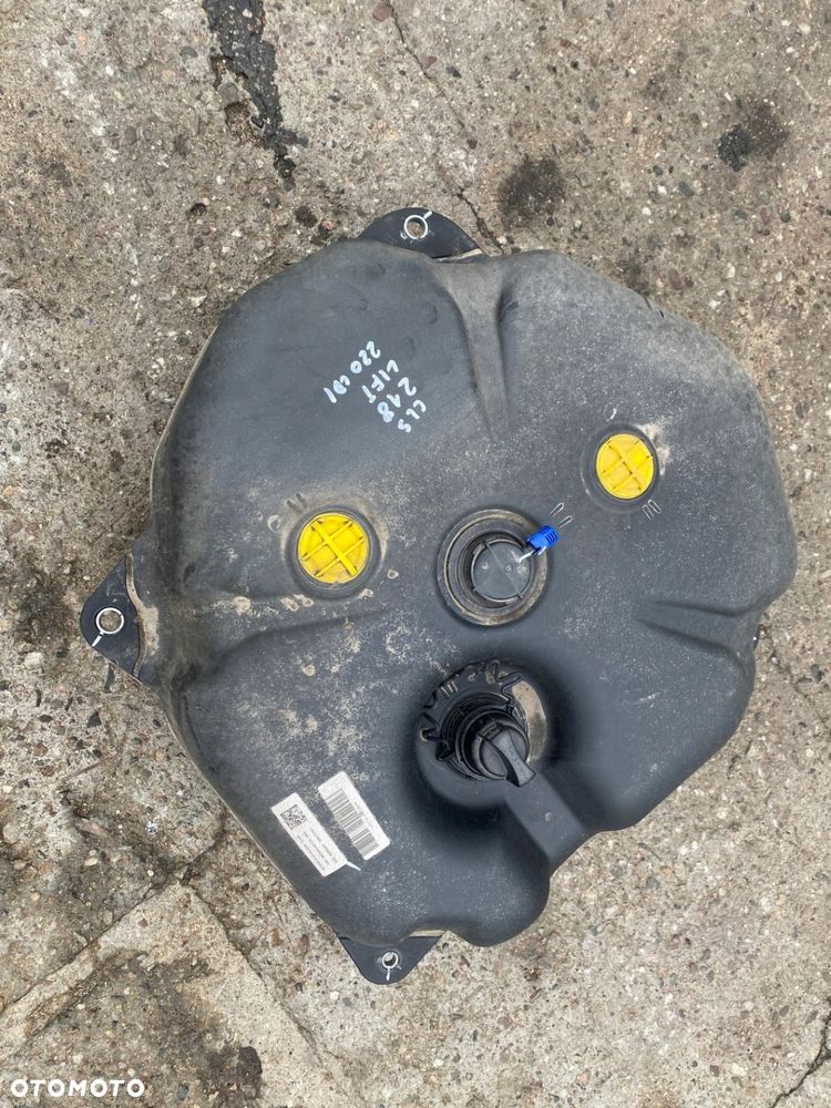 mercedes cls 218 lift kpl. zbiornik adblue A 2124700200 - 1
