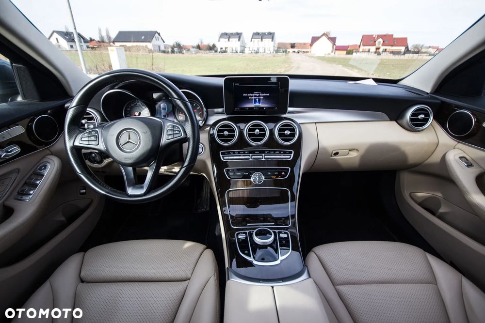 Mercedes-Benz Klasa C 300 9G-TRONIC Exclusive - 15