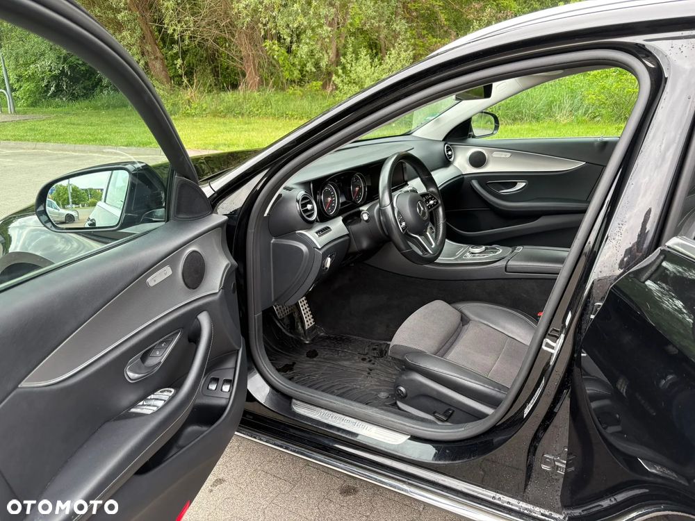 Mercedes-Benz Klasa E 220 d Business Edition 9G-TRONIC - 23