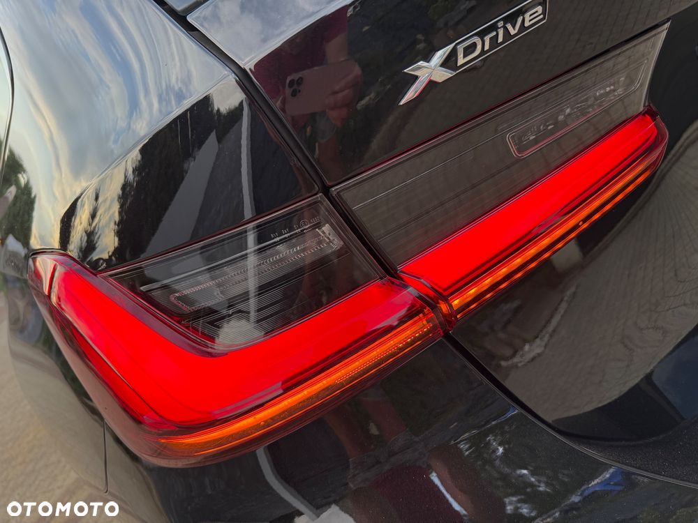 BMW Seria 3 330i Touring M Sport - 11