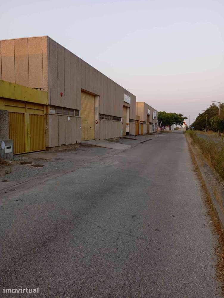 ARMAZÉM / ESPAÇO INDUSTRIAL PARA ARRENDAMENTO – PITE ÉVORA - Grande imagem: 2/10