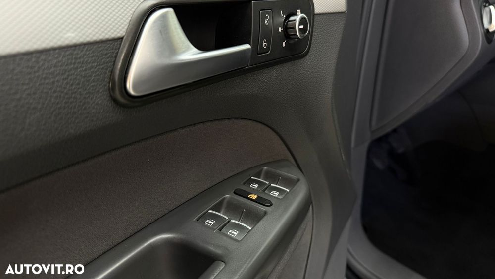 Volkswagen Touran 2.0 TDI BlueMotion Technology Highline - 23