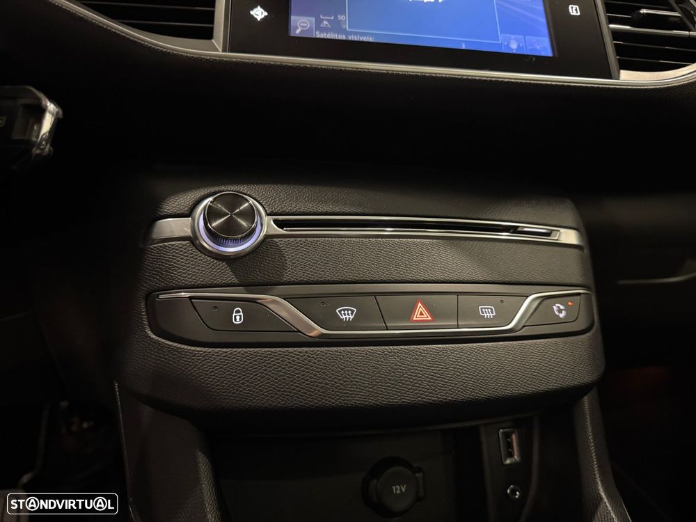 Peugeot 308 1.6 BlueHDi Allure J17 EAT6 - 40