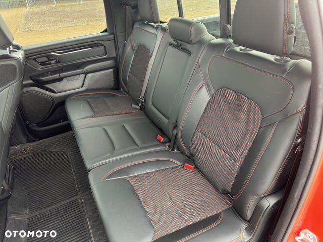 RAM 1500 5.7 Crew Cab Bighorn - 11