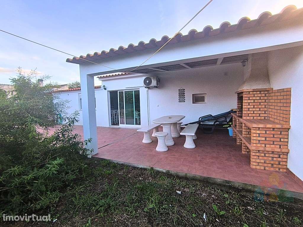 Moradia T3 com licença AL em zona muito tranquila no Sardoal - Grande imagem: 2/21