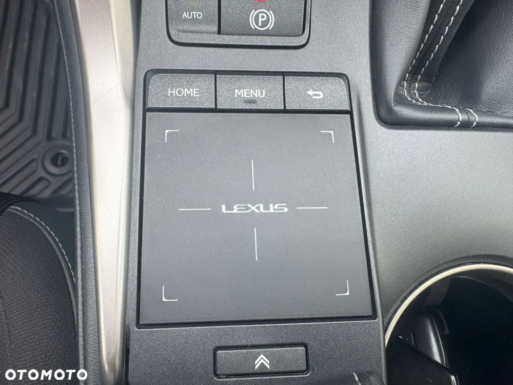 Lexus NX 350h Business AWD - 26