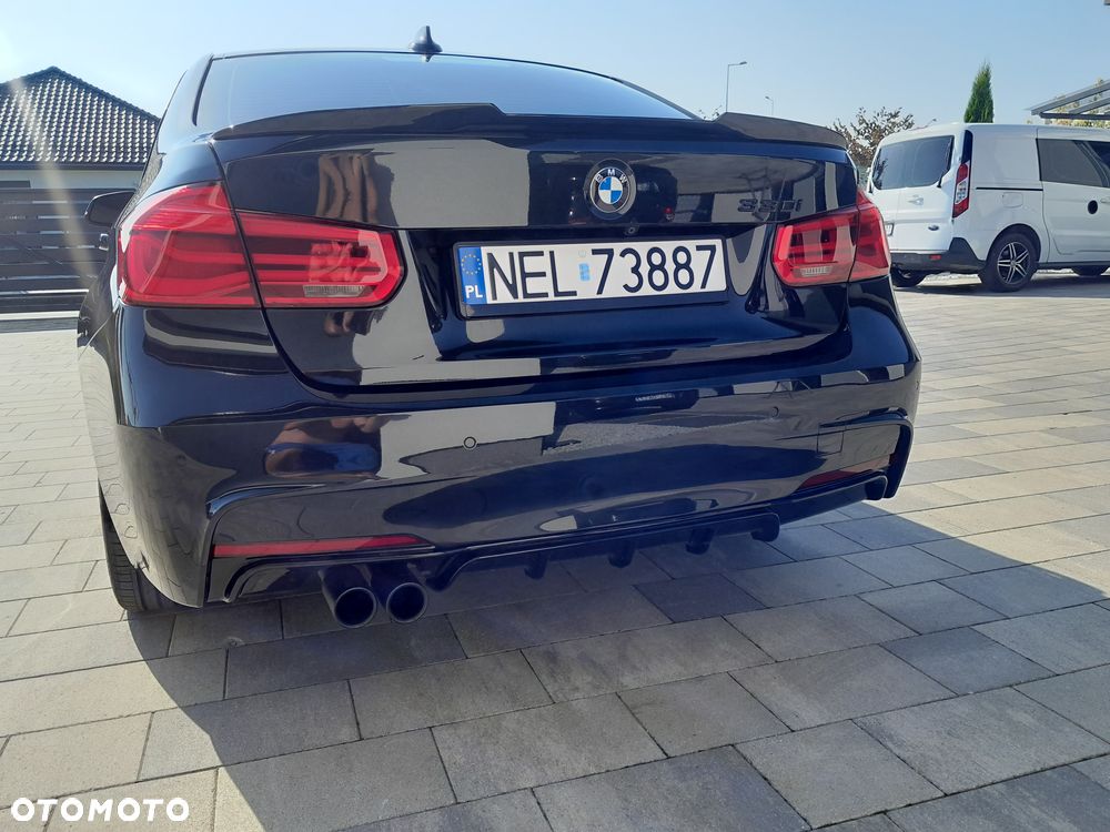 BMW Seria 3 330i - 7