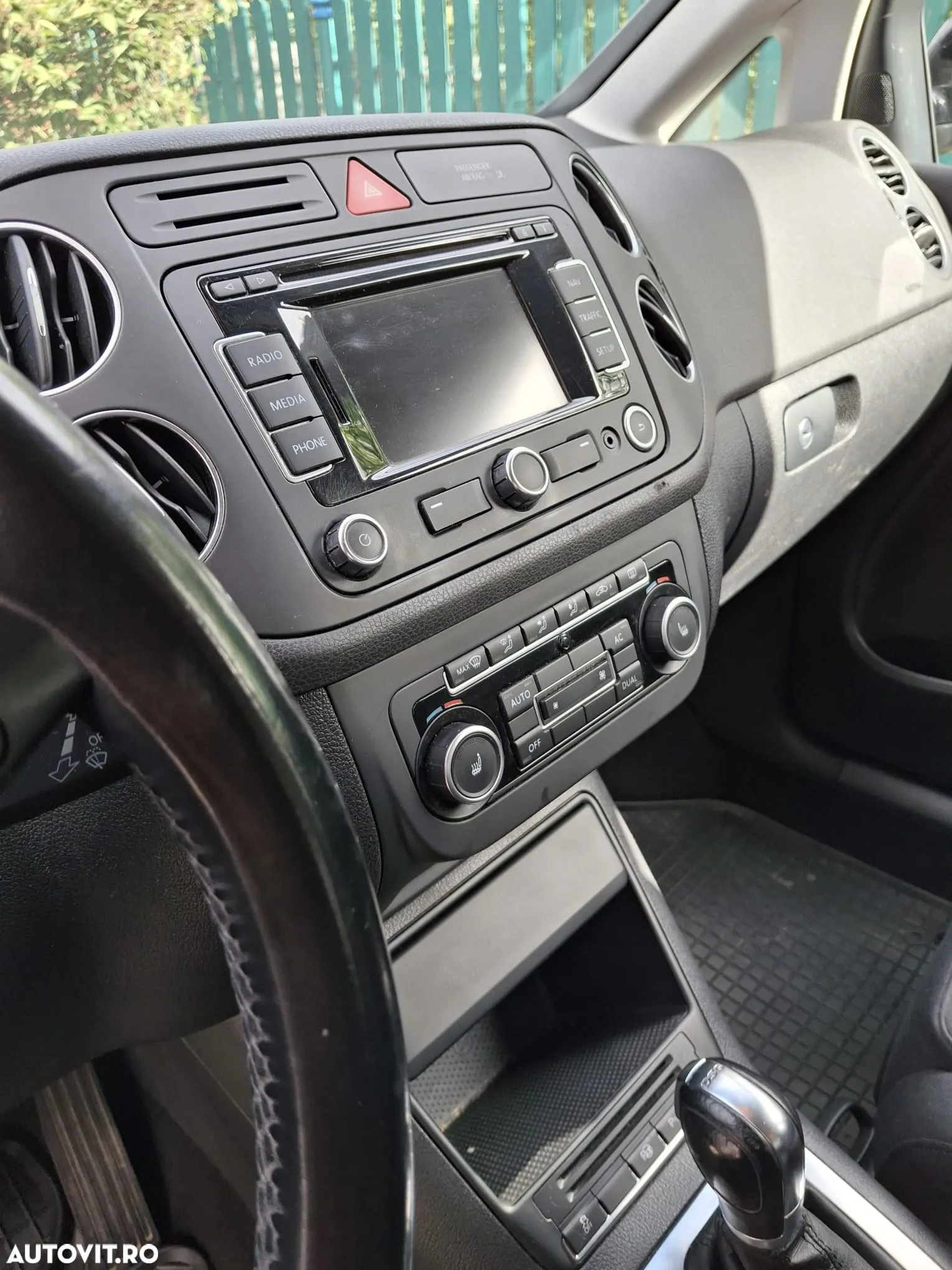 Volkswagen Golf Plus 1.6 TDI DPF BlueMotion Technology DSG Comfortline - 8