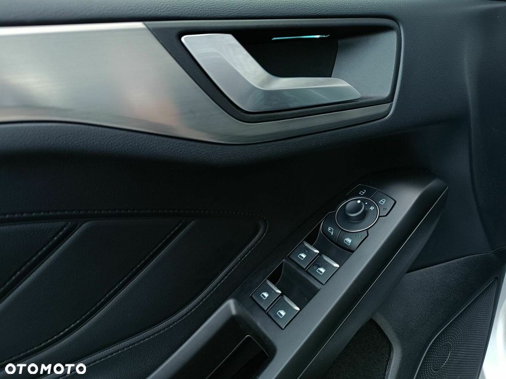 Ford Focus 1.0 EcoBoost mHEV Titanium X - 32