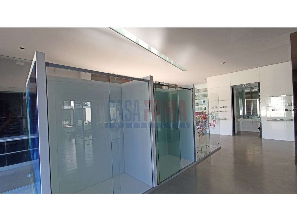 Loja à Venda - Excelente Oportunidade em Zona Habitacional! - Grande imagem: 4/26