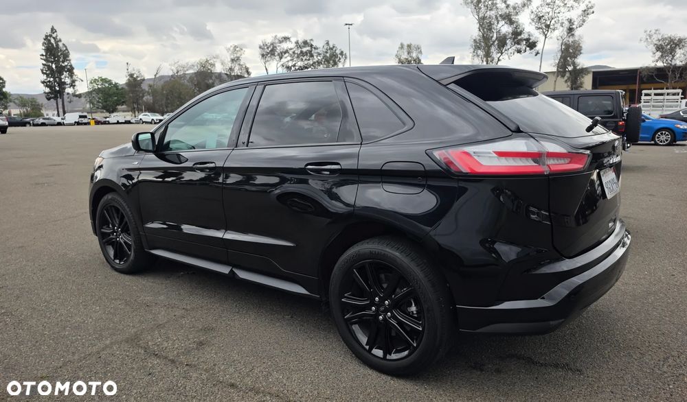 Ford Edge - 4