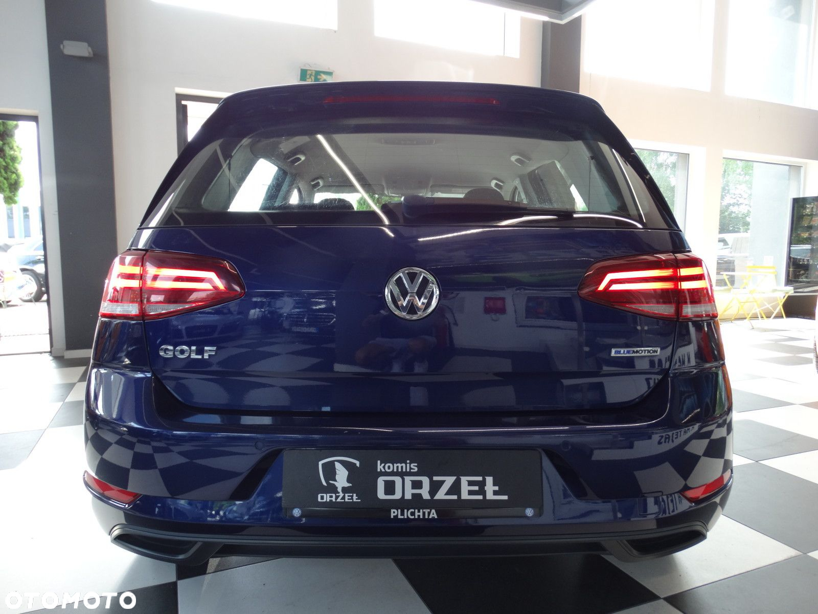 Volkswagen Golf - 6