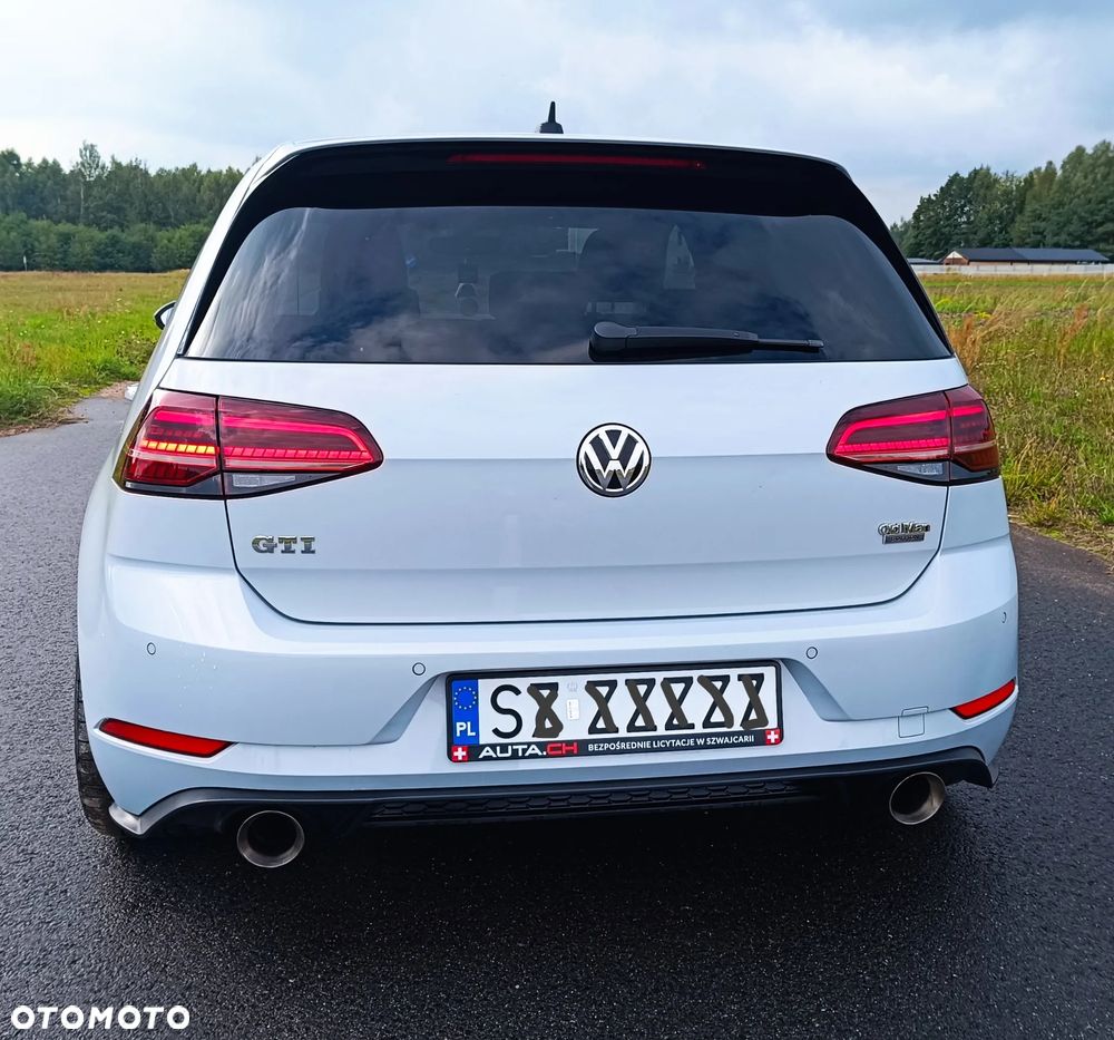Volkswagen Golf GTI (BlueMotion Technology) - 11