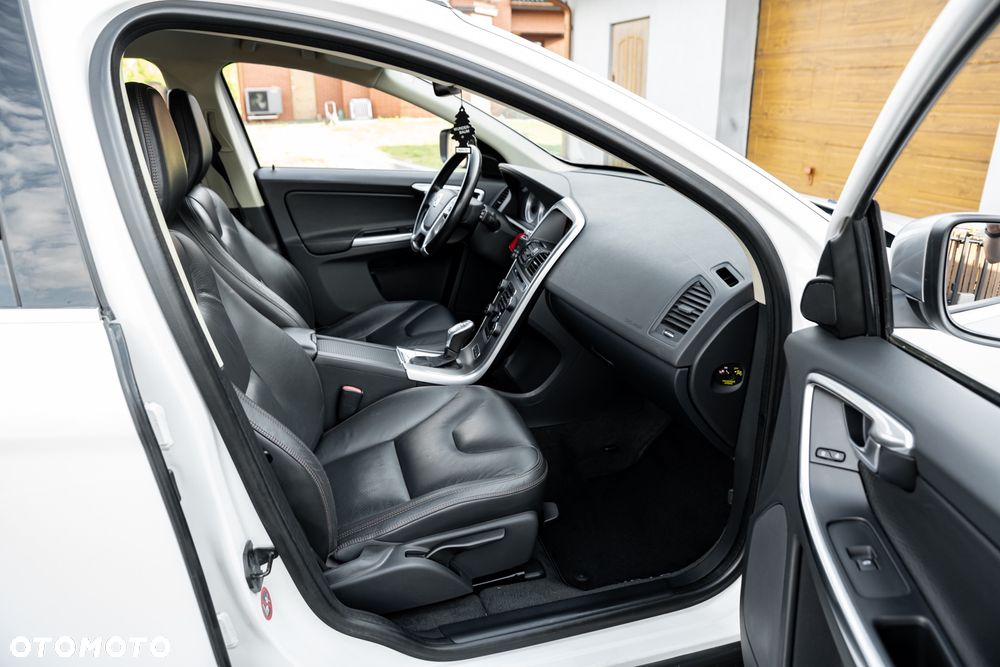 Volvo XC 60 D4 AWD Summum - 23