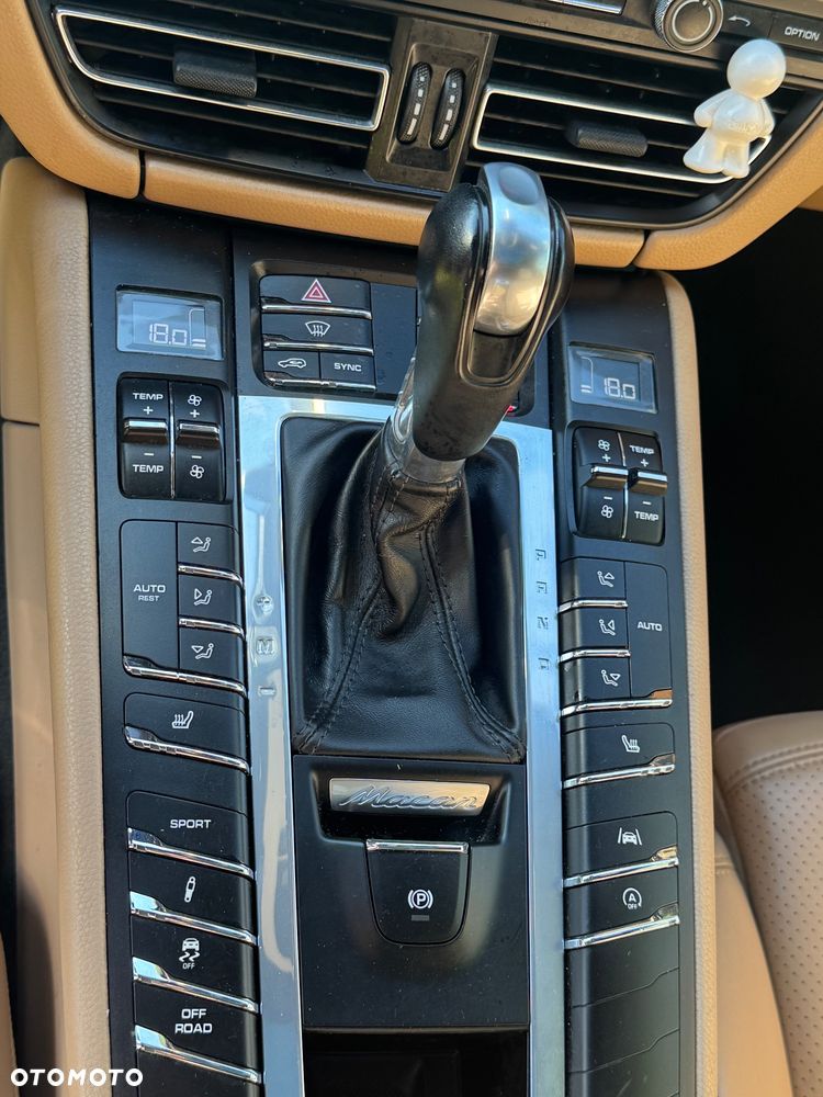 Porsche Macan Standard - 18