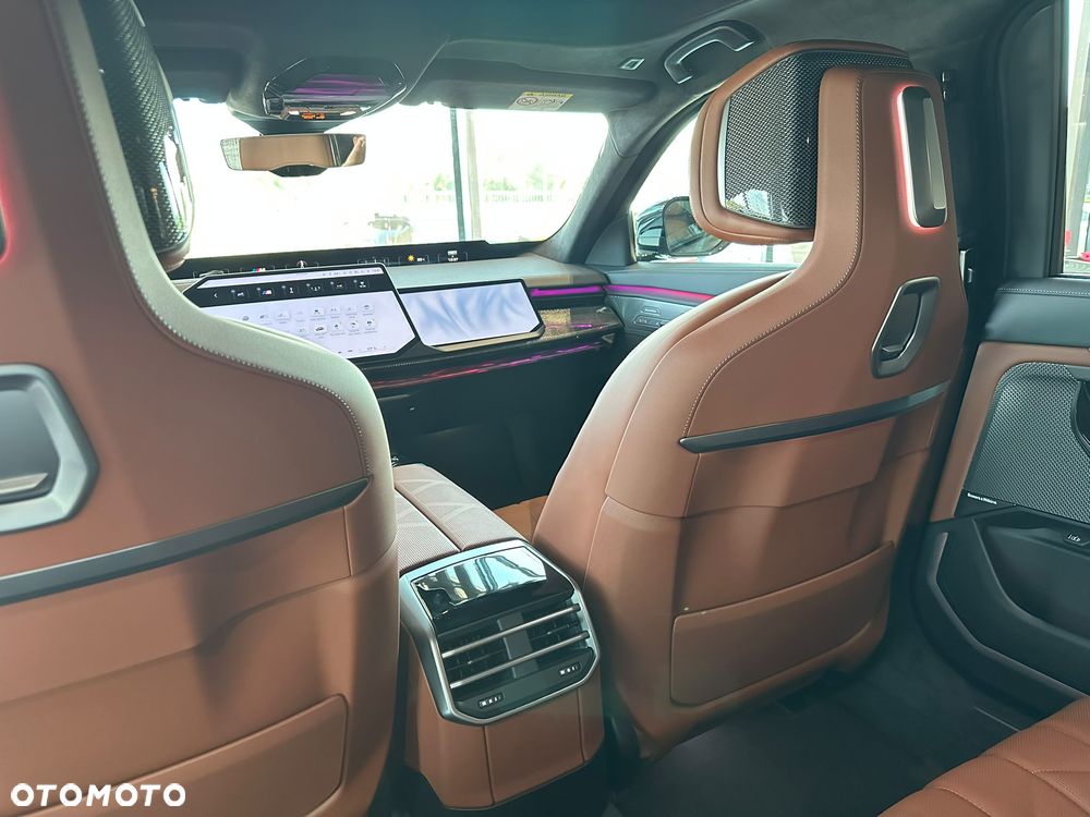 BMW Seria 7 - 29