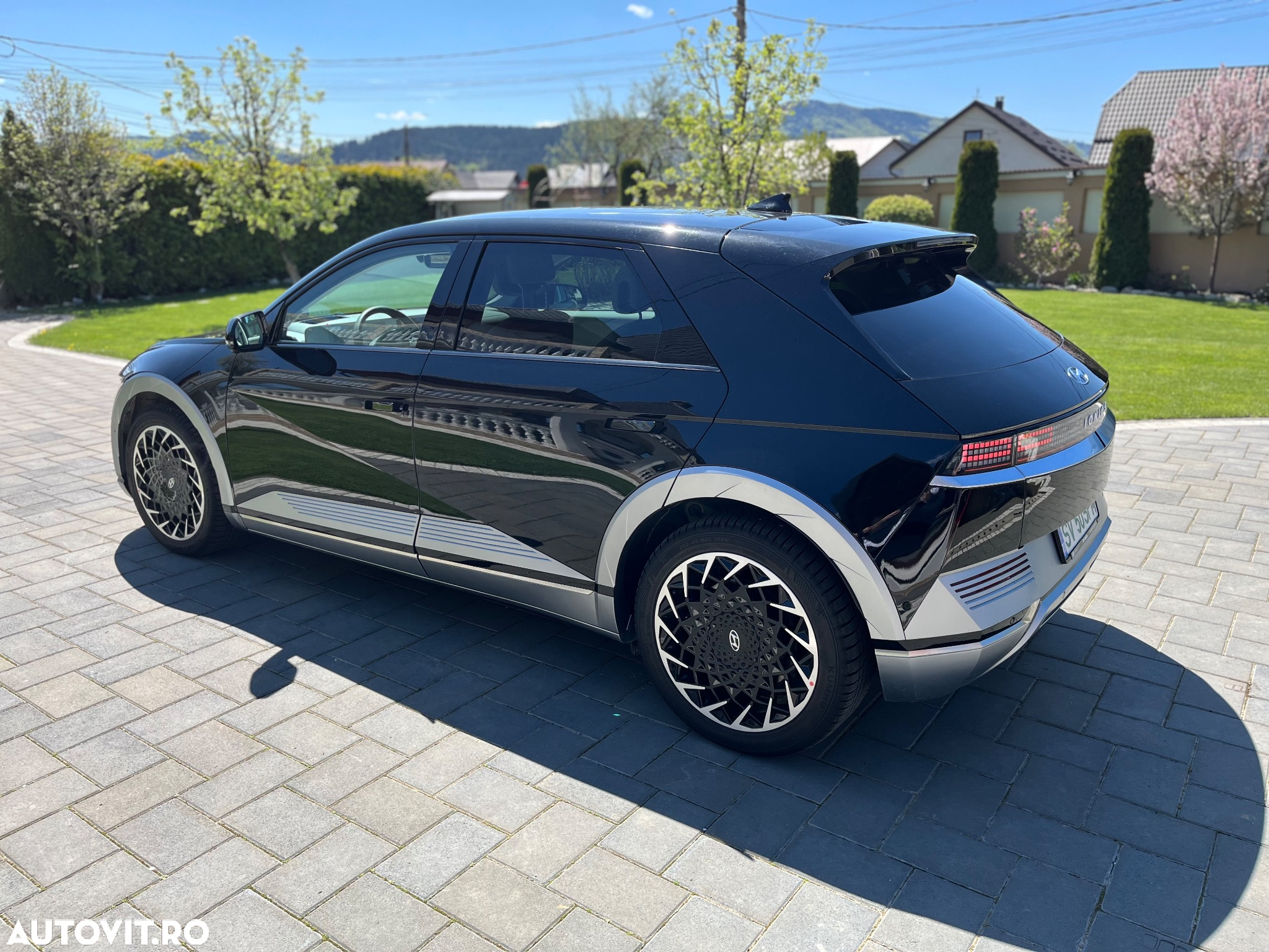 Hyundai IONIQ - 8