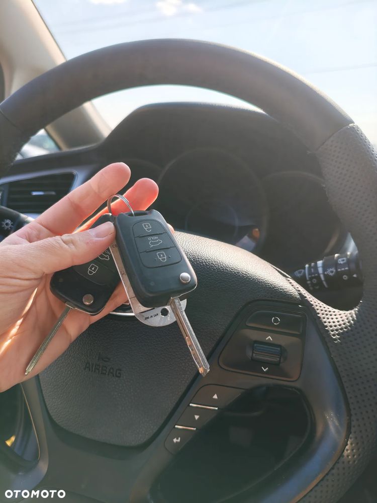 Kia Ceed 1.4 CVVT Attract - 19