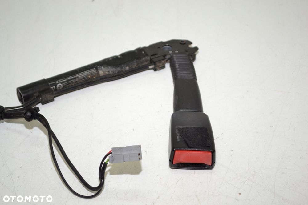 BMW E90 E92 E87 E84 NAPINACZ PASA LEWY PRZÓD 7126295 - 2