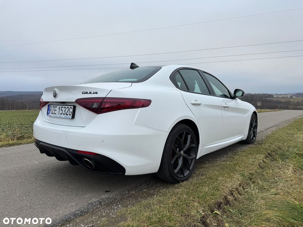 Alfa Romeo Giulia 2.0 Turbo TI Q4 - 7