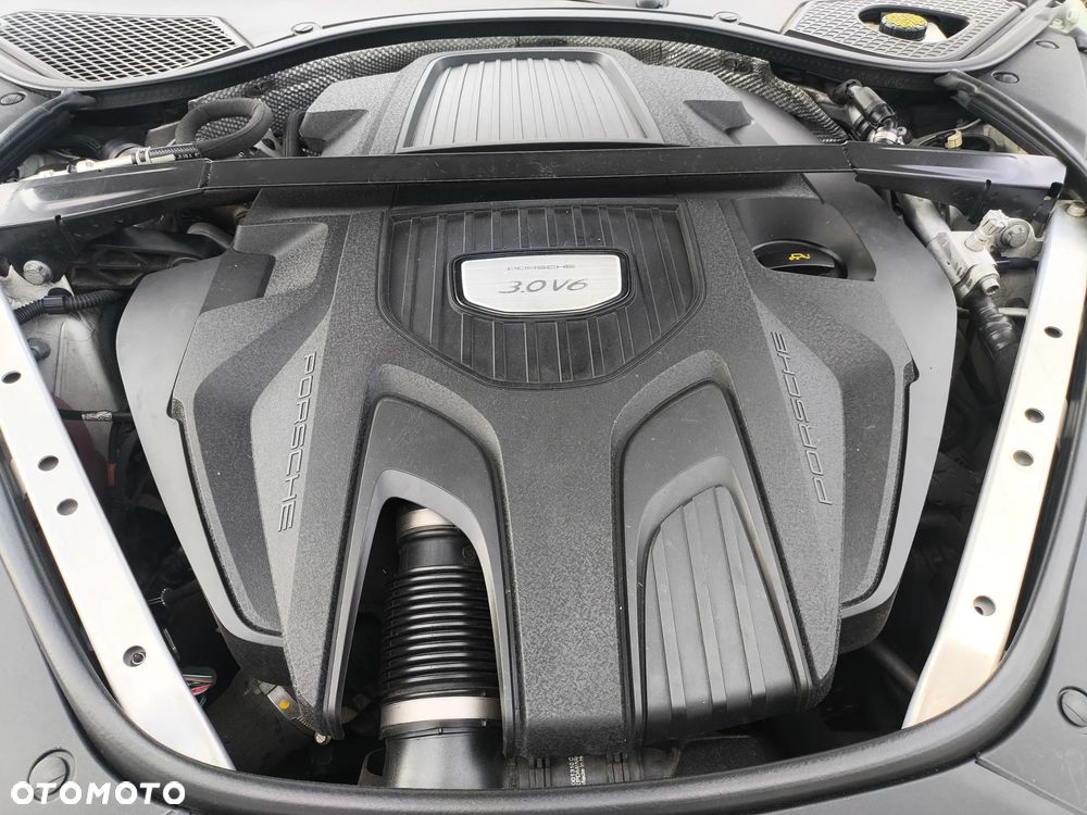 Porsche Panamera Standard - 15