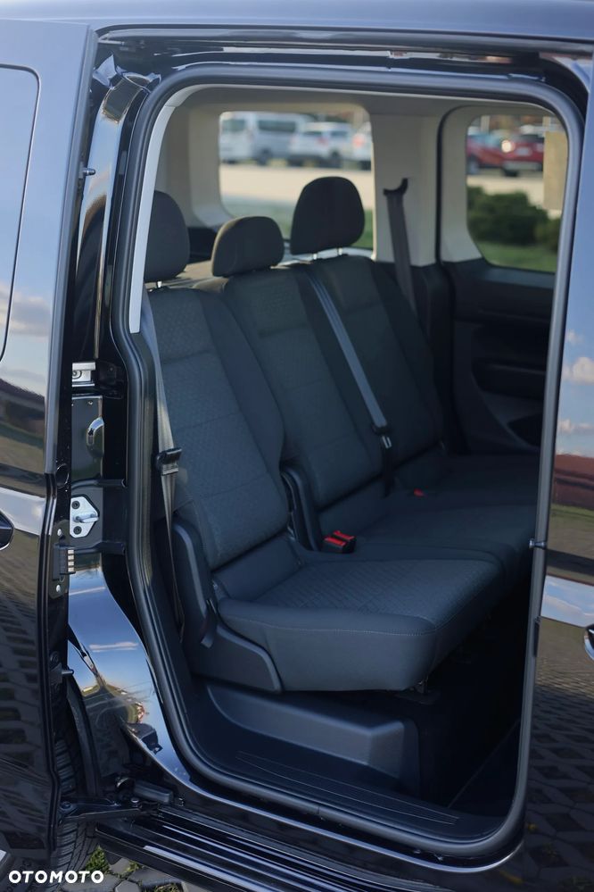 Ford Tourneo Connect 1.5 EcoBoost Titanium - 26