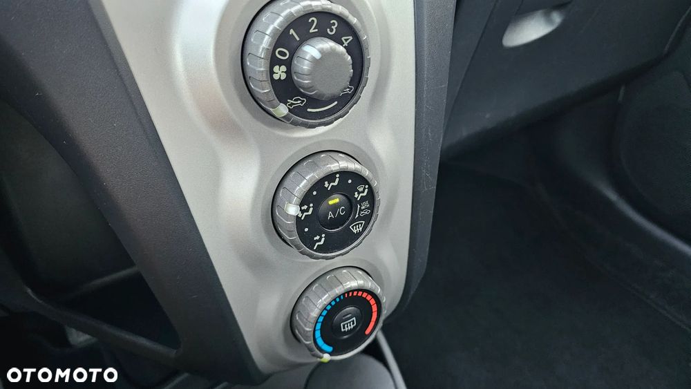 Toyota Yaris - 8