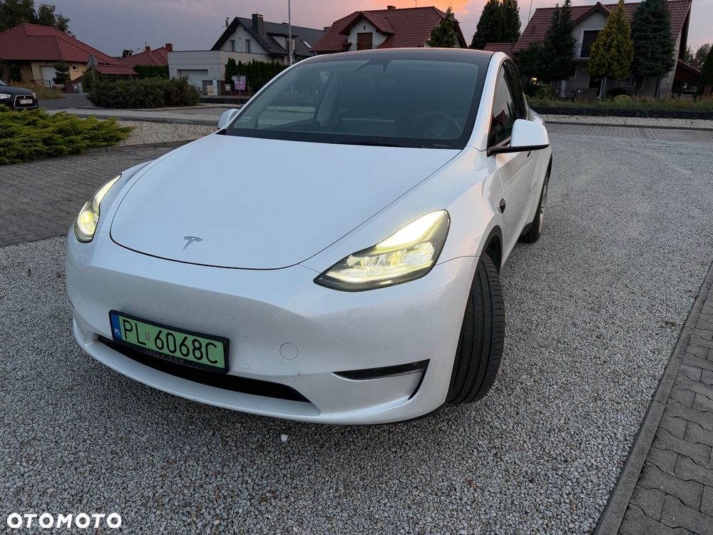 Tesla Model Y - 1
