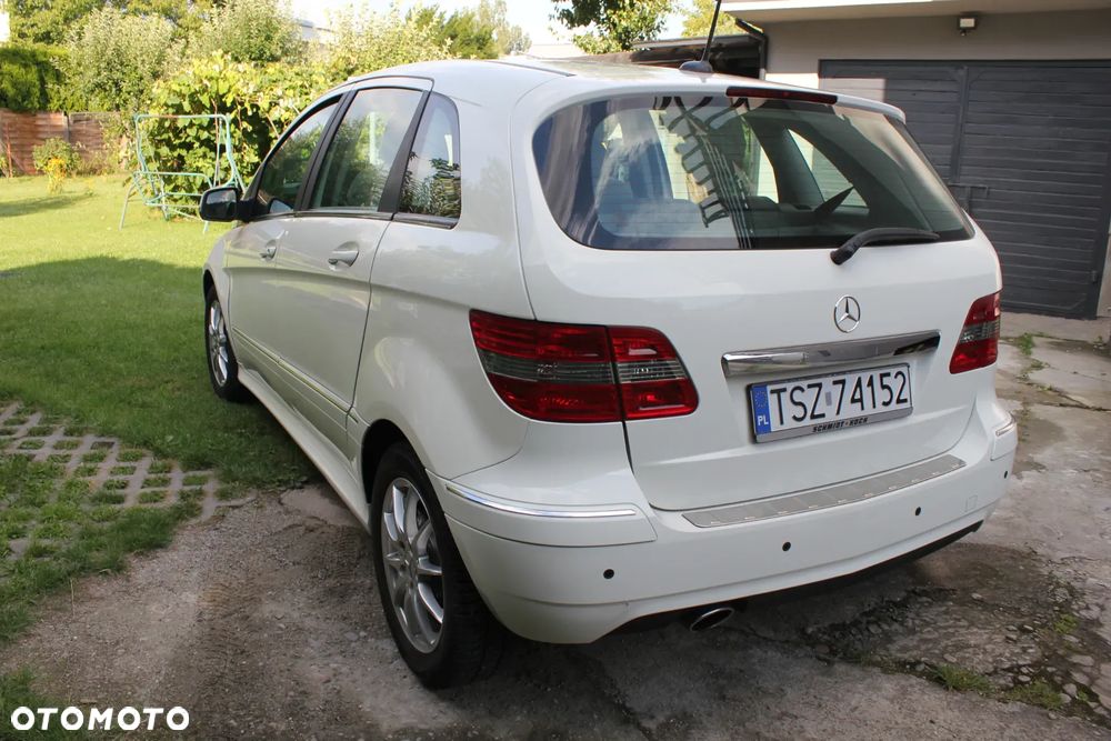 Mercedes-Benz Klasa B 150 BlueEffICIENCY - 32