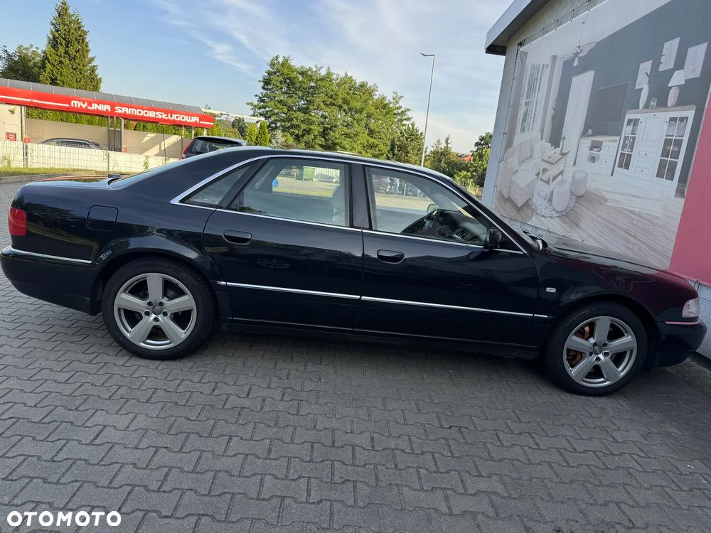 Audi A8 - 6