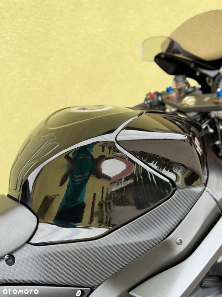 Suzuki GSX-R - 16