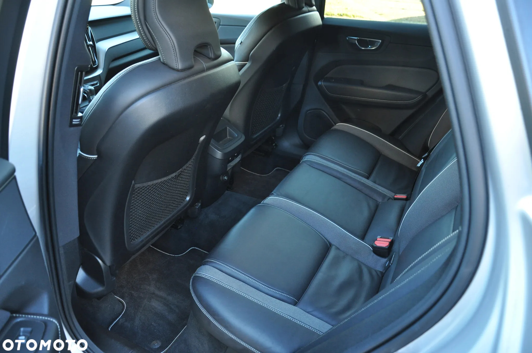 Volvo XC 60 D4 SCR R-Design - 5