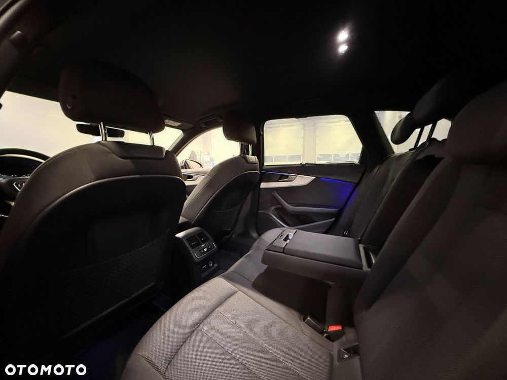 Audi A4 Avant 35 TFSI S tronic - 22