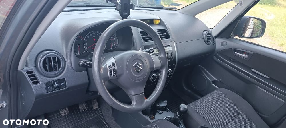 Suzuki SX4 1.6 GLX / Comfort - 2