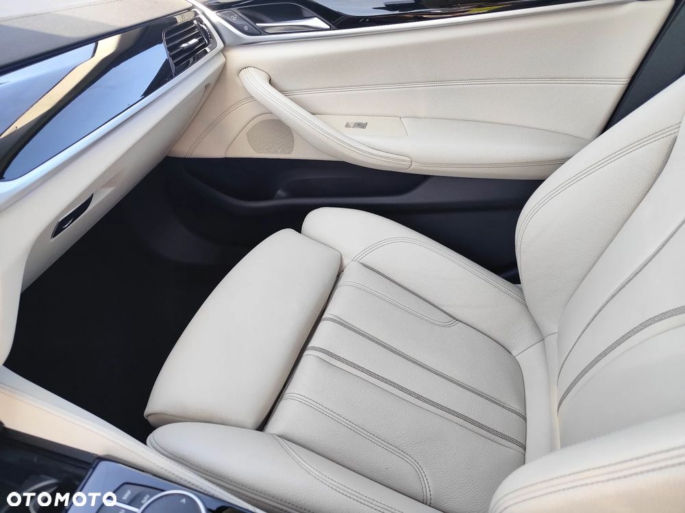 BMW Seria 5 530i GPF xDrive Luxury Line - 18