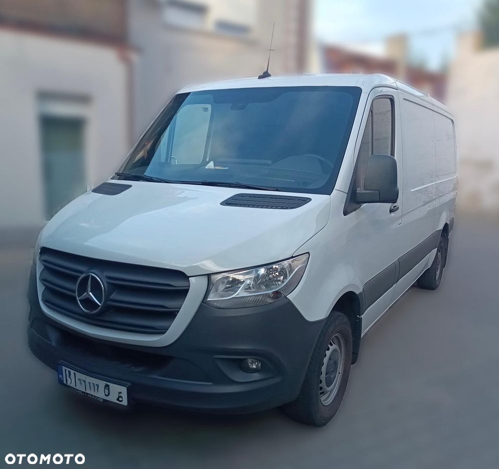 Mercedes-Benz Sprinter - 1