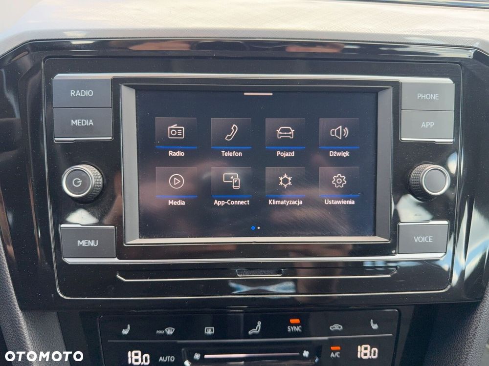 Volkswagen Passat - 20