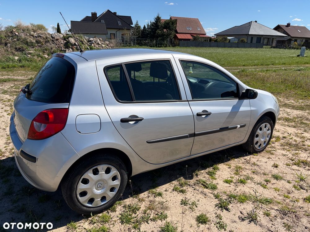 Renault Clio - 10