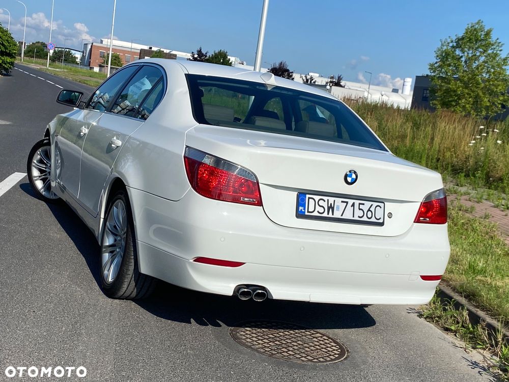 BMW Seria 5 520i - 10