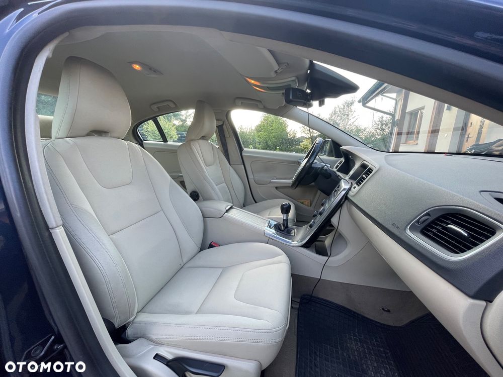 Volvo S60 D3 Kinetic - 13